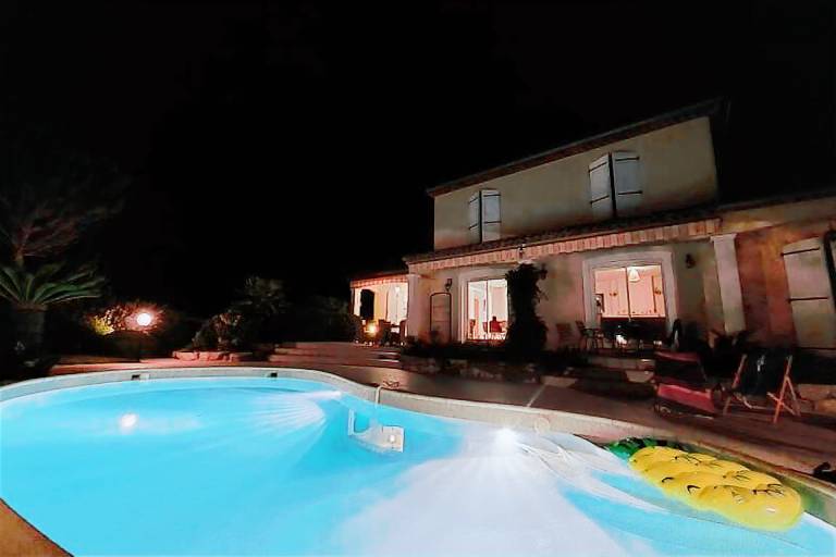 Lovely rental apartment with terrace, pool & yard | Garden view | Pets are welcome — photo 5