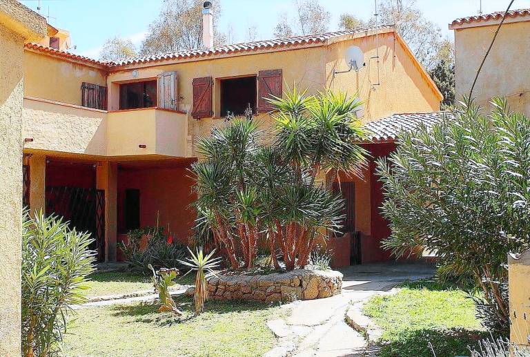 House with terrace & garden | City view — photo 3