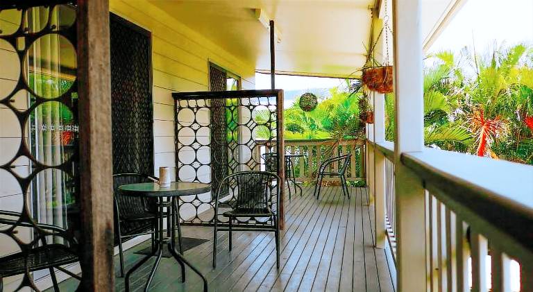 Backpackers @ 1770 — photo 4