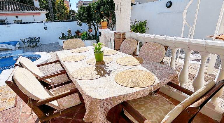 House with garden, terrace & barbeque — photo 4