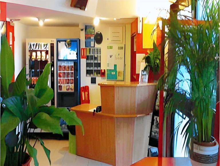 Lemon Hotel - Tourcoing — photo 5