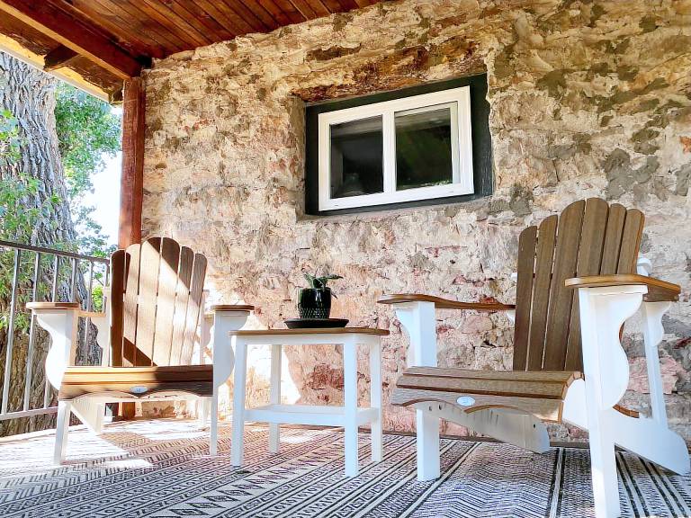 Cabin  Hartville