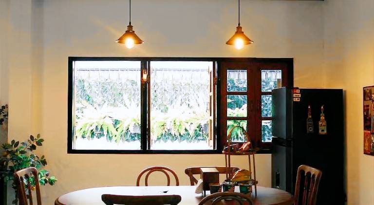 Wonderful villa with jacuzzi, garden & patio | Next to Wat Suan Dok | Pets allowed — photo 2