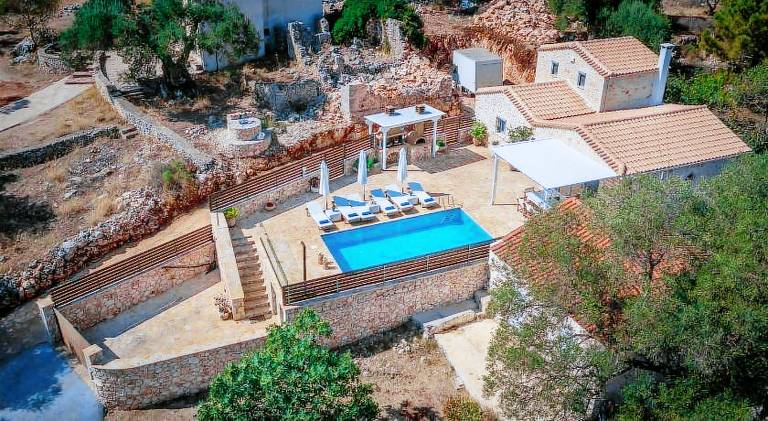 Villa with garden & private pool — photo 5