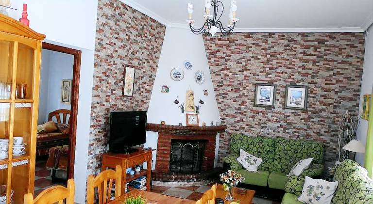 Vacation home with terrace, private pool & yard | Pets are welcome — photo 2