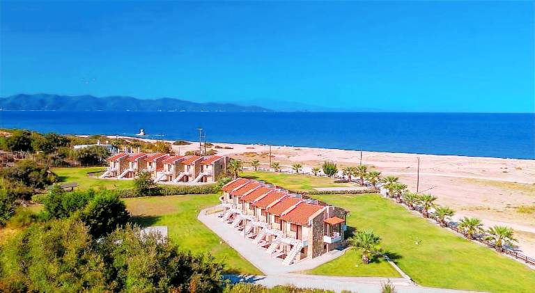 Vacation home with patio, garden & BBQ in Aristotelis