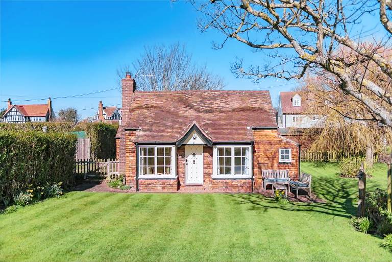 Cottage  Hythe