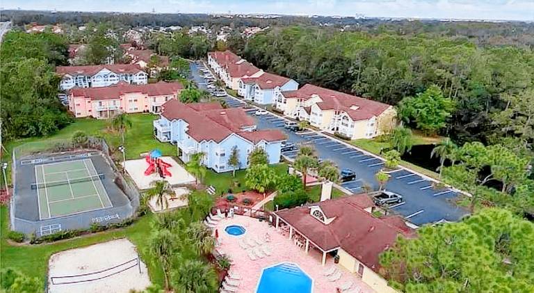 Disney Magic Condo 1st Flr 3BR Disney-Themed Pool — photo 4