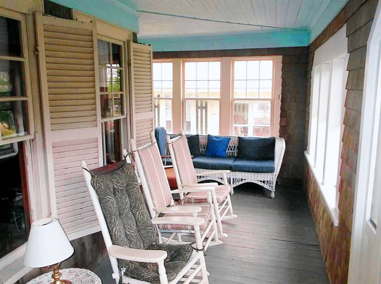Cozy Cottage by the Sea - Y67 Classic New England cottage close to the beach — photo 3