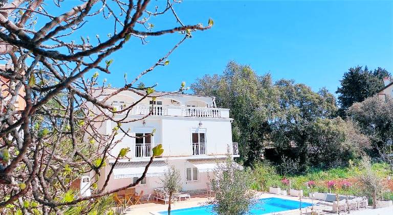Charming rental apartment with pool, patio & yard | Close to the beach | Pets allowed in Biograd na Moru