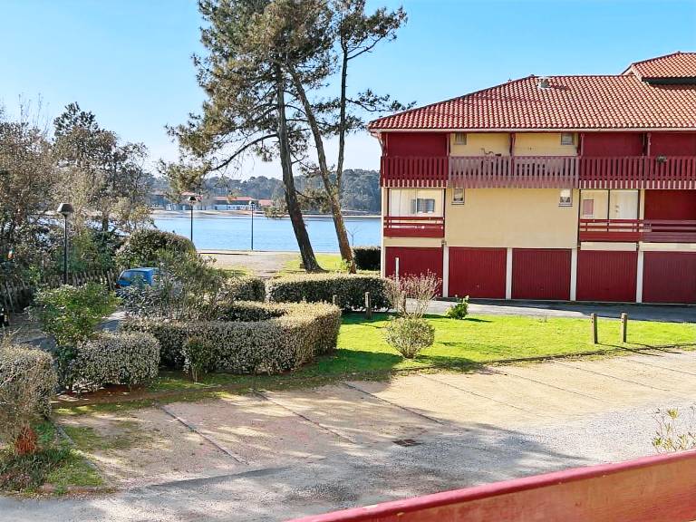Charming holiday apartment | Lake view | Close to the beach | Pet-friendly in Dax
