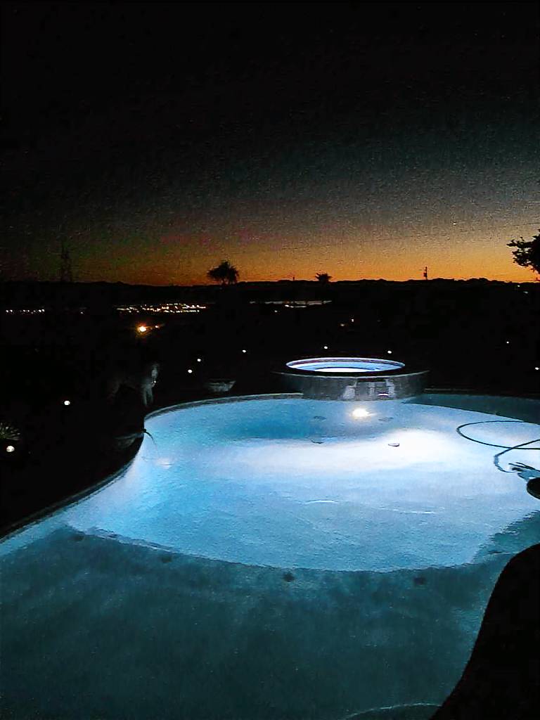 Vacation home with heated pool & barbecue | Lake view — photo 4