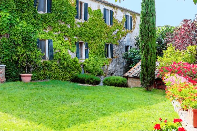 La Palazzina: Villa siena autentic villa in estate from 1600 century, with incredible swimmingpool, (WITH AIR CONDITIONING) — photo 5