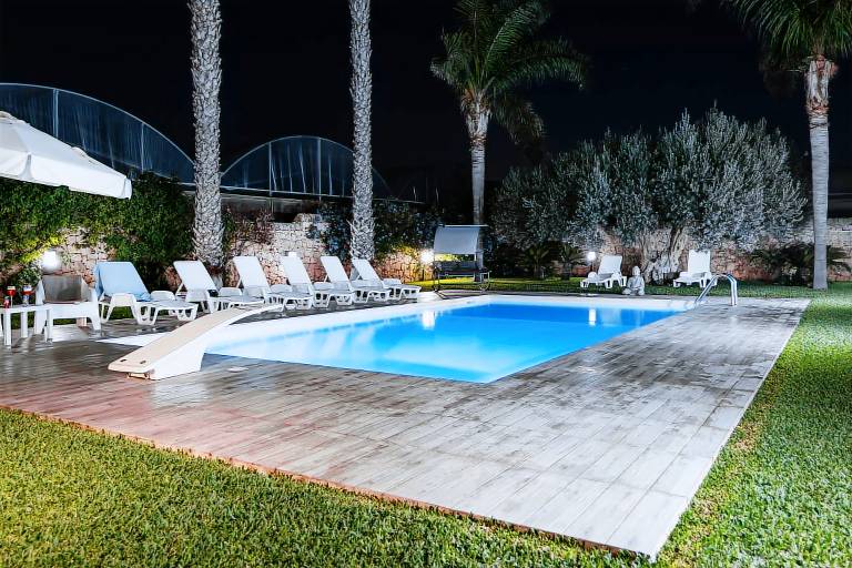 Villa with barbecue, garden & private pool — photo 2