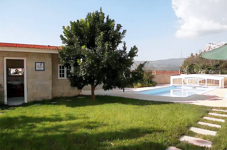 Vacation home with garden, private pool & terrace | Garden view — photo 2