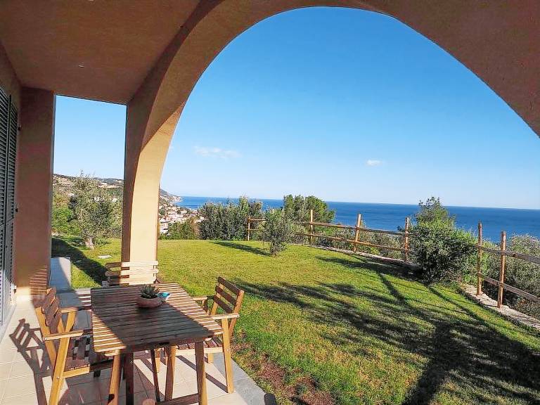 Agriturismo I Castellari con piscina: Bilocale con terrazzo o giardino vista mare — photo 2