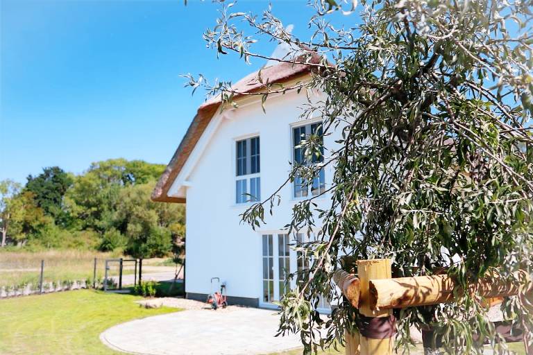Hus in de Sünn – Reetdach-Ferienhaus am Hafen Puddemin | Rügen — photo 4
