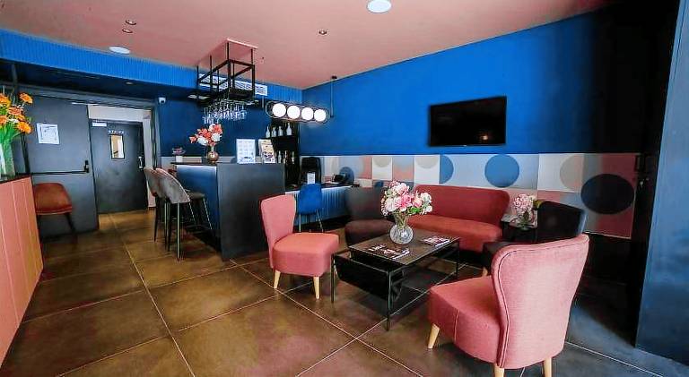 Lovely serviced apartment with pool & patio | Dogs allowed — photo 4