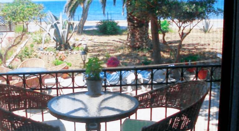 Holiday apartment with garden, patio & barbecue — photo 2
