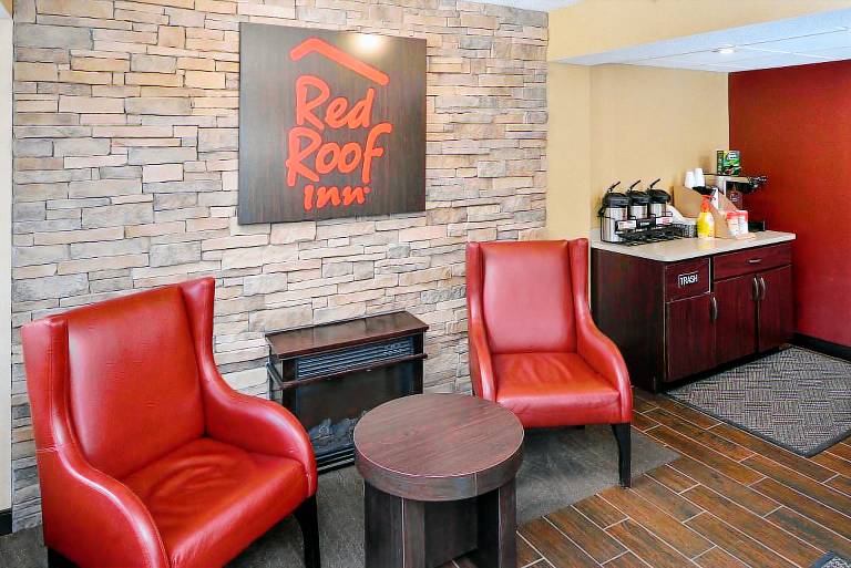 Red Roof Inn Milwaukee – Airport/ Oak Creek — photo 3
