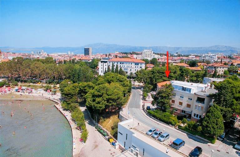 Fully equipped holiday apartment with terrace | Next to Diocletian's Palace | Next to the beach | Pet-friendly in Split