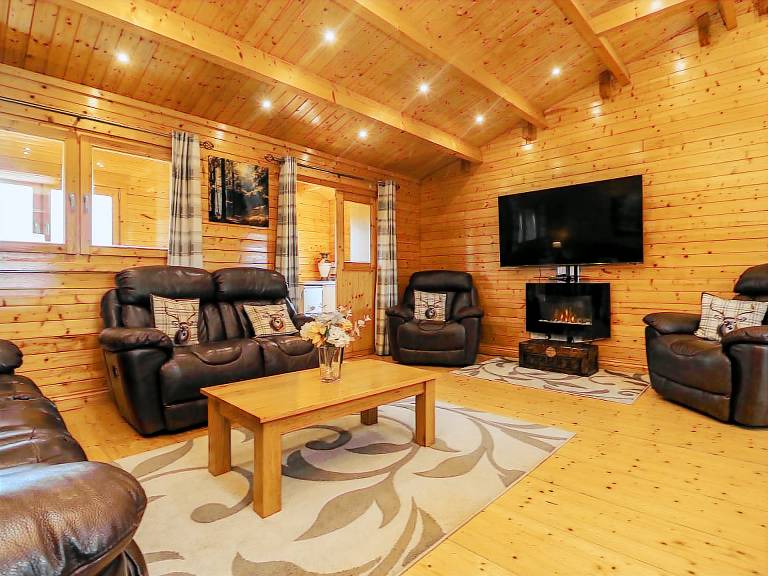 Family-oriented charming cottage with yard & terrace | Pets allowed — photo 5