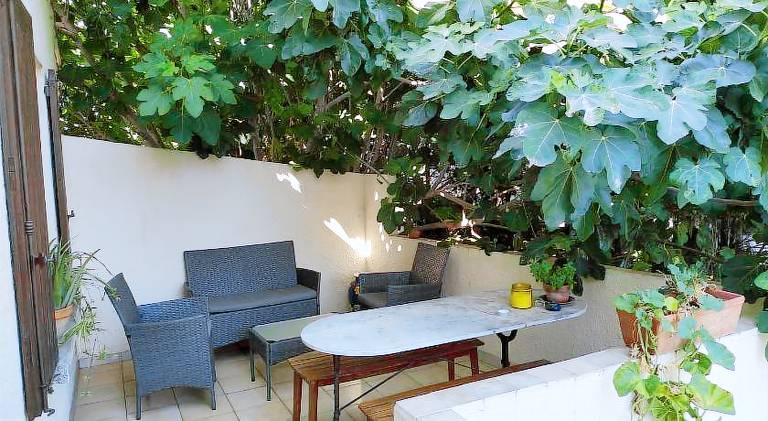 Fully equipped wonderful apartment with yard, patio & barbeque | Perfect for remote work | Pets allowed in Arles