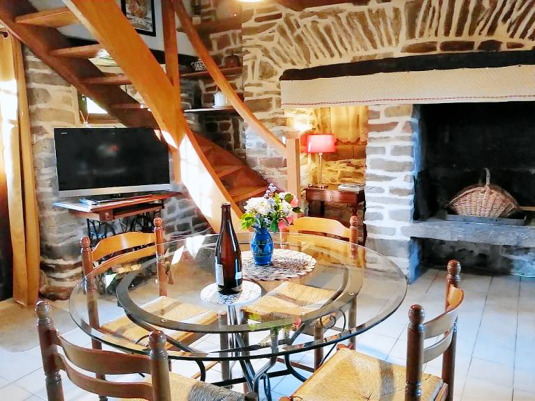 Gite with patio, garden & barbecue — photo 4