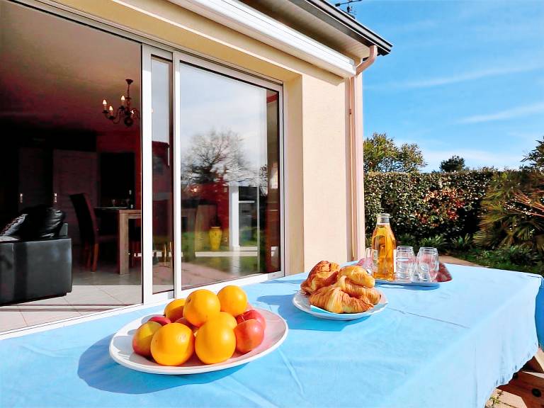 Vacation home with barbecue & terrace — photo 5