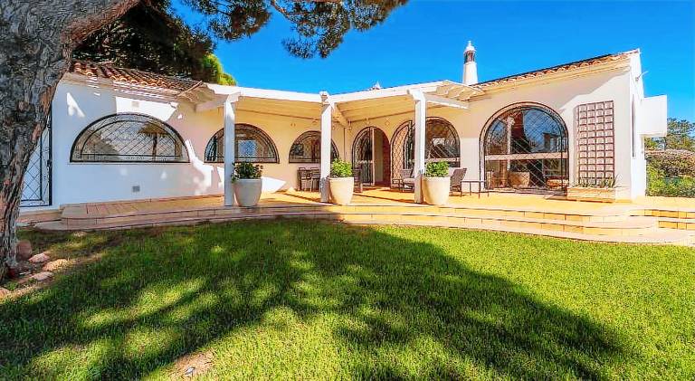 Villa with yard, terrace & BBQ | Pets allowed — photo 5