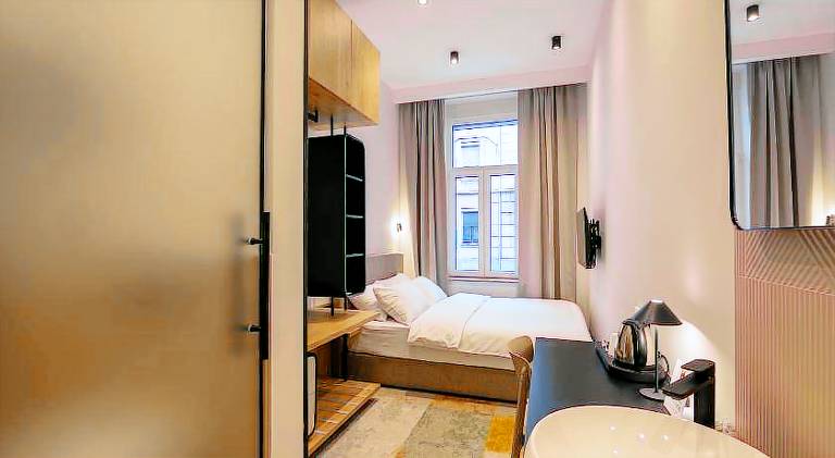 Hop Inn Rooms & Suites in Belgrade