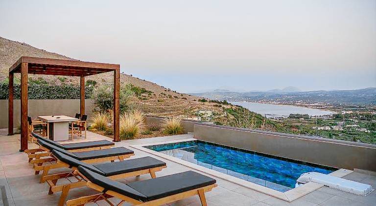 Villa with private pool, terrace & BBQ | Perfect for remote work in Apokoronas