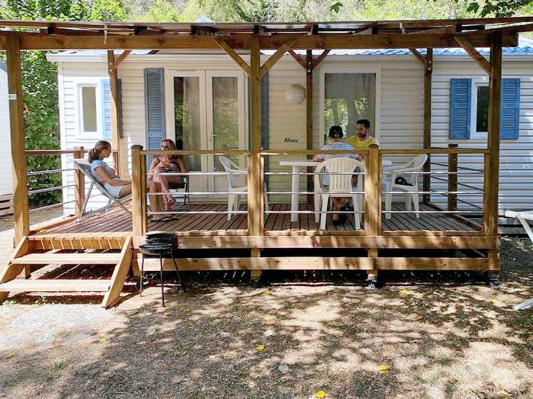 Mobile home with patio & heated pool — photo 4