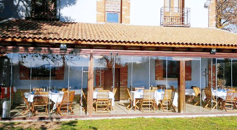 House with terrace & yard — photo 4