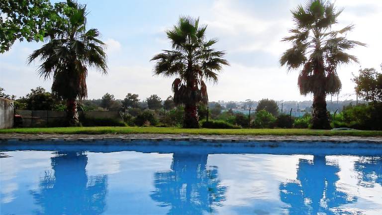 Holiday Home 'Casa Das Figueiras' with Private Pool, Private Terrace and Wi-Fi in Setubal