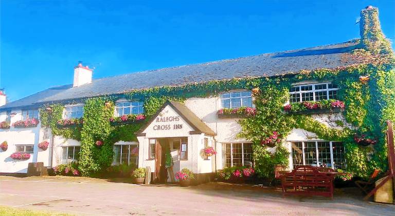 Raleghs Cross Inn