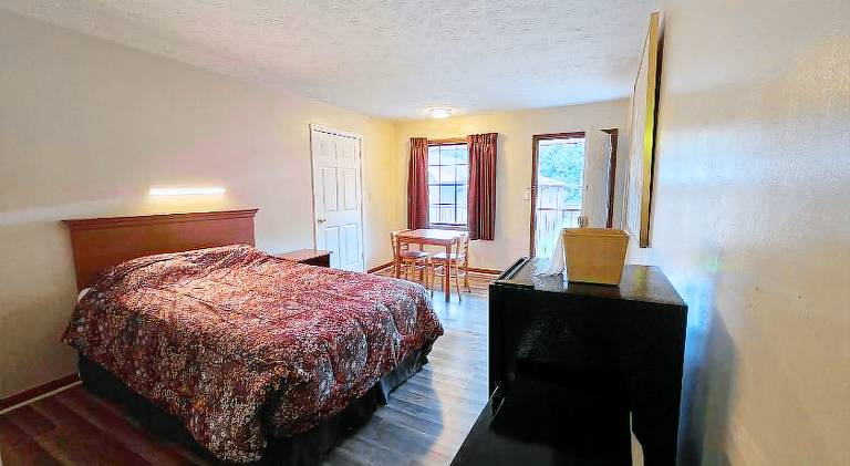 Deerfield Lodge in Acworth, GA