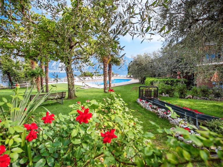 Holiday apartment with barbecue & pool | Close to the beach | Dogs allowed — photo 4