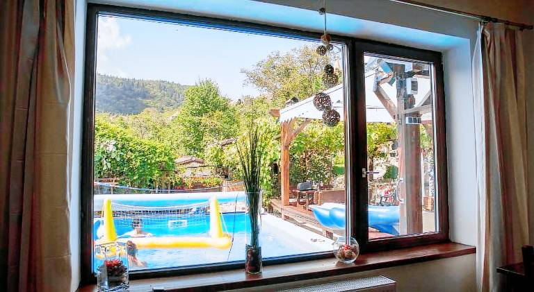 House with pool — photo 2
