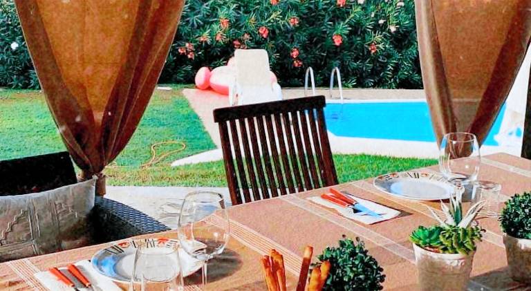 Vacation home with pool — photo 3