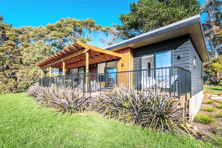 House  Surfdale
