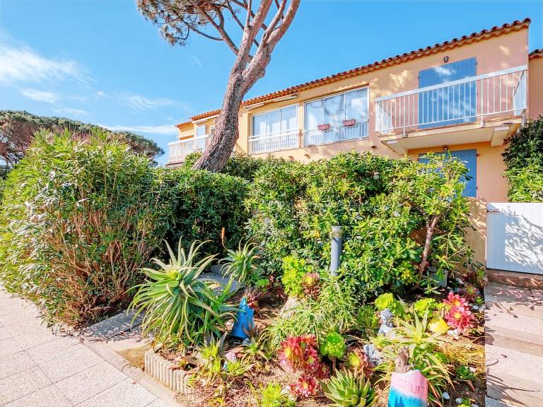 Holiday apartment with patio in Sainte-Maxime