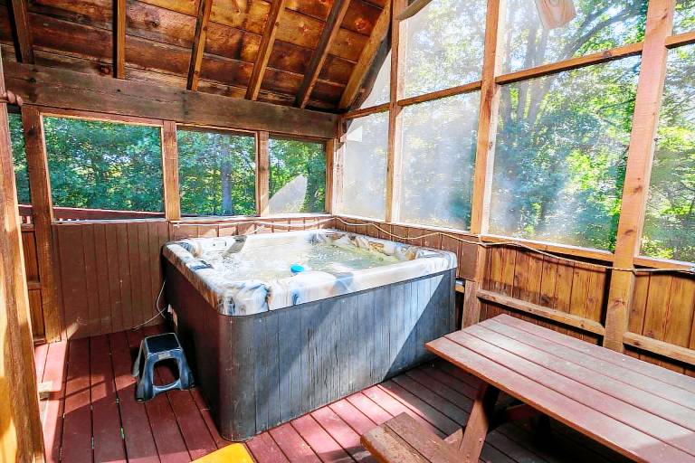 Child-friendly ample cabin with BBQ & hot tub | Mountain view | Pets are welcome — photo 2