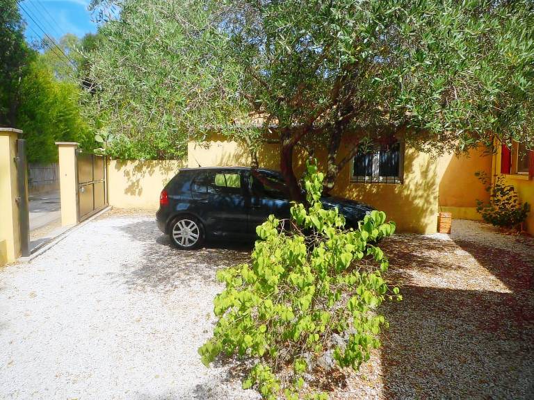 Gite with garden, patio & grill — photo 4