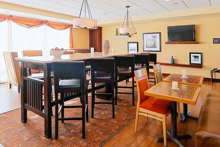 Hampton Inn Albuquerque-University/Midtown — photo 4