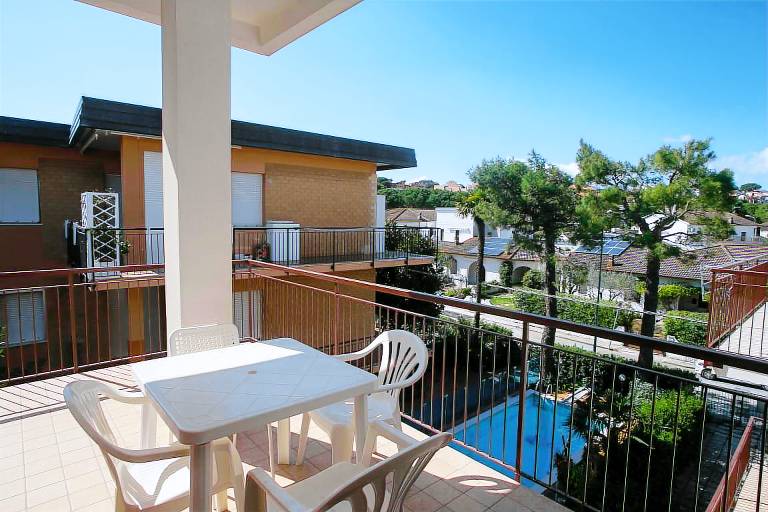 Children-friendly lovely holiday apartment with patio | City view | Beach nearby | Dogs allowed in Numana
