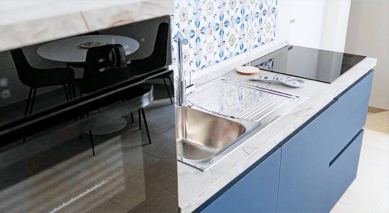 Serviced apartment with patio & jacuzzi | Next to the beach | Pet-friendly — photo 3