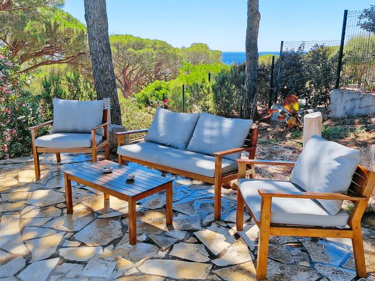 Fully equipped spacious villa with private pool, yard & grill | Pets allowed — photo 4