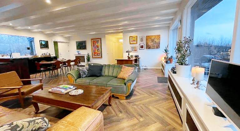 130 m&sup2; Villa