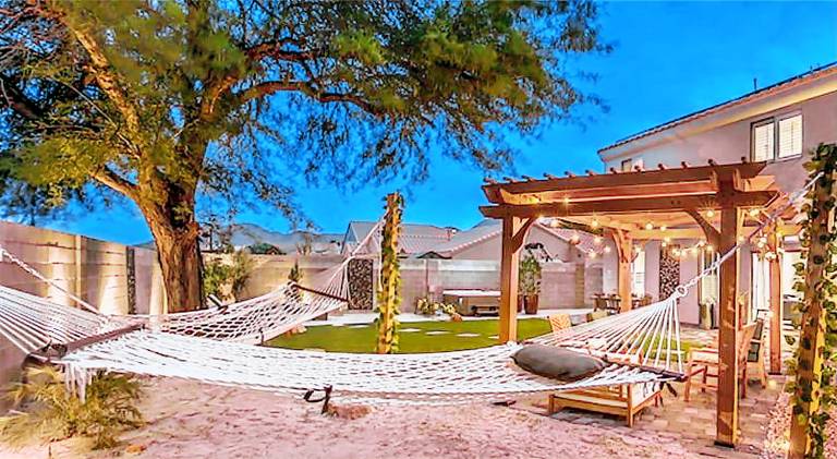 Buddha Gem, Central 6 Bed Room Luxury Home with Pool Hot Tub Game Room and much more — photo 4